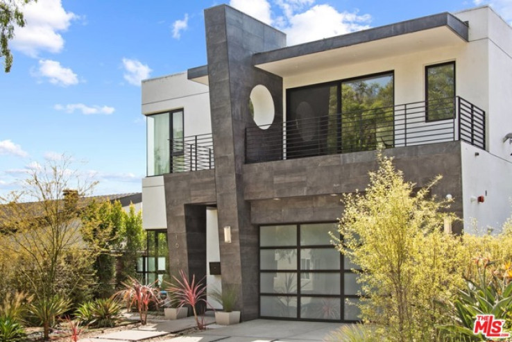 Residential Home in West Los Angeles