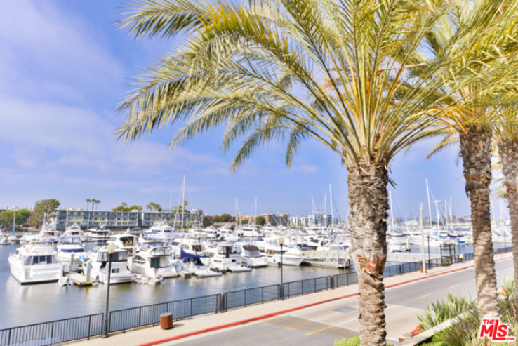 1 Bed Home to Rent in Marina del Rey, California