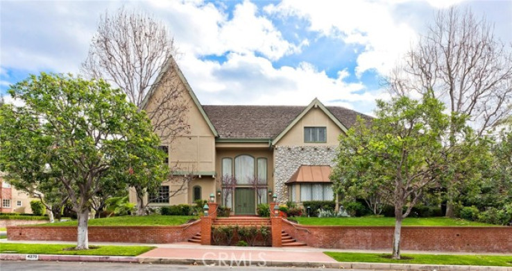 6 Bed Home for Sale in Toluca Lake, California