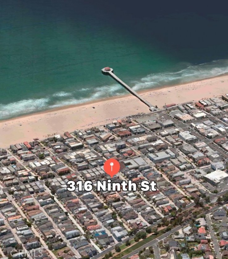 Residential Home in Manhattan Bch Sand