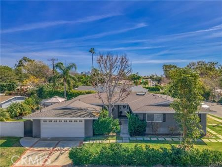 5 Bed Home to Rent in Newport Beach, California