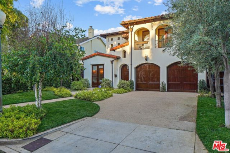 5 Bed Home for Sale in Los Angeles, California