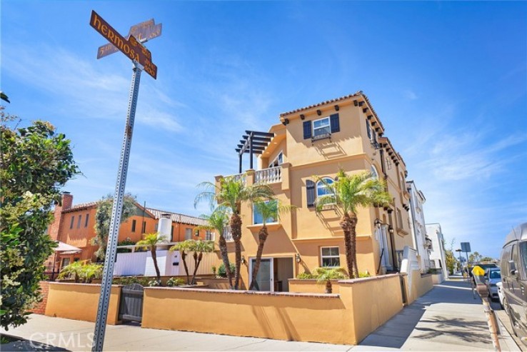 3 Bed Home to Rent in Hermosa Beach, California