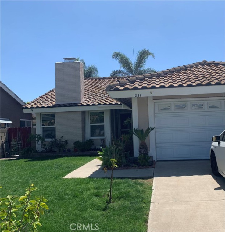 3 Bed Home to Rent in Anaheim Hills, California