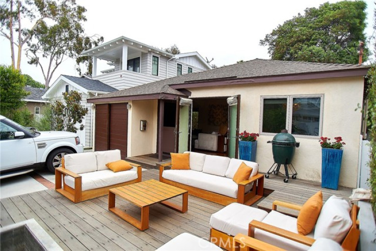 Residential Lease in Manhattan Bch Tree