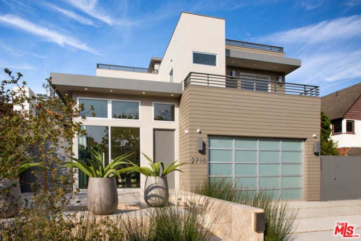 Residential Home in Cheviot Hills/Rancho Park