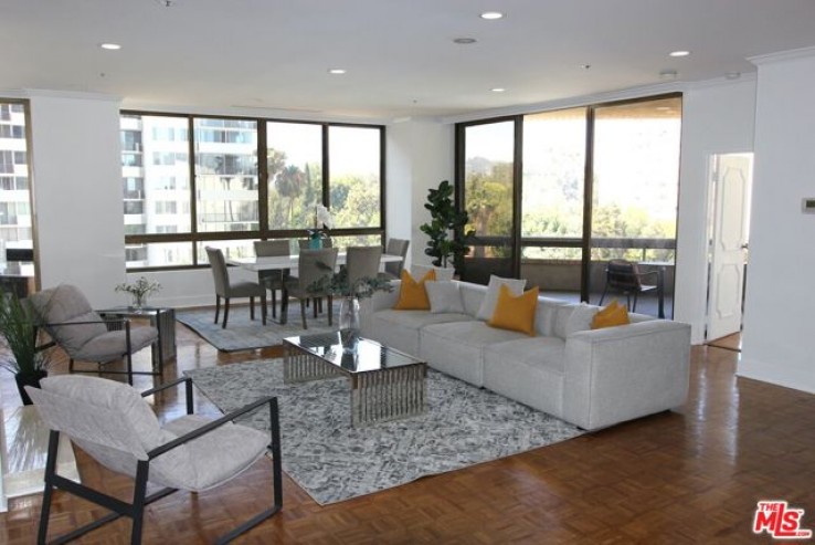 Residential Home in Westwood - Century City