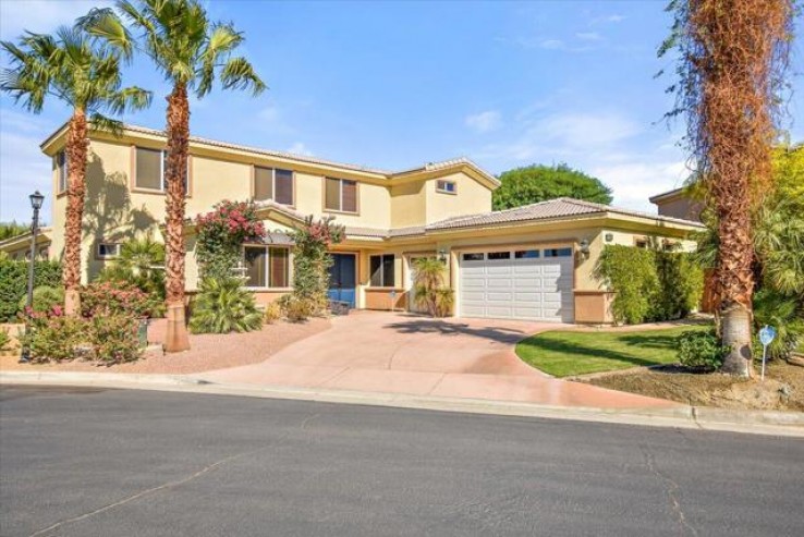 6 Bed Home to Rent in Indio, California