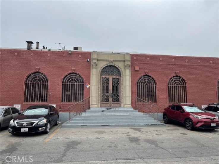 Commercial Sale in Metropolitan South