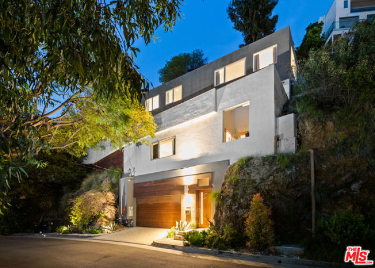 Residential Home in Sunset Strip - Hollywood Hills West