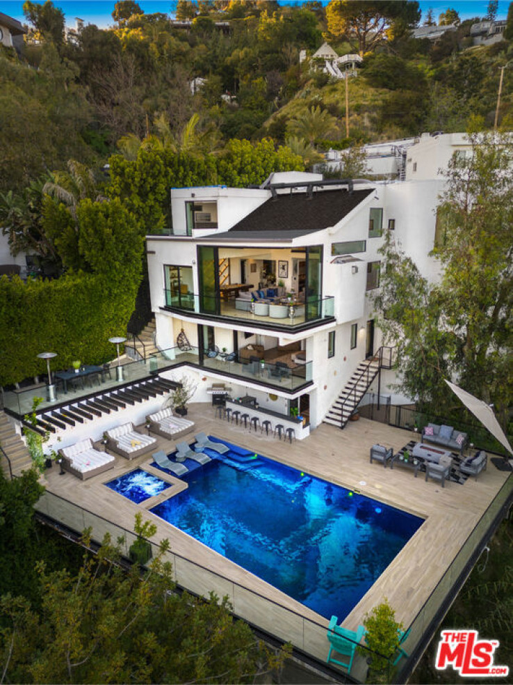 Residential Lease in Sunset Strip - Hollywood Hills West