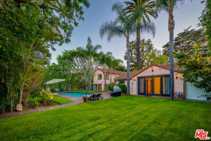 5 Bed Home to Rent in Beverly Hills, California