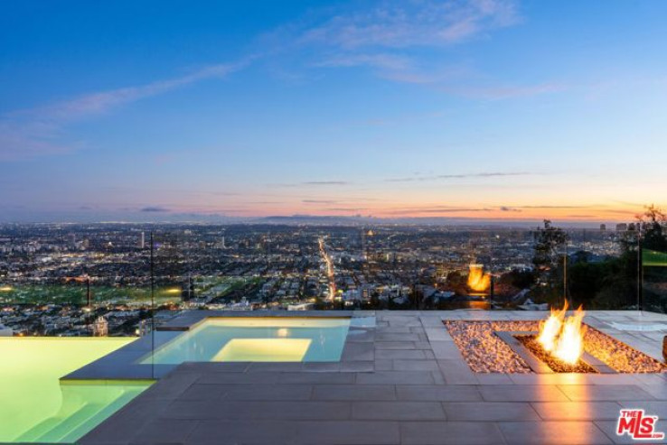 Residential Lease in Sunset Strip - Hollywood Hills West