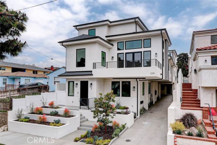 5 Bed Home for Sale in Redondo Beach, California