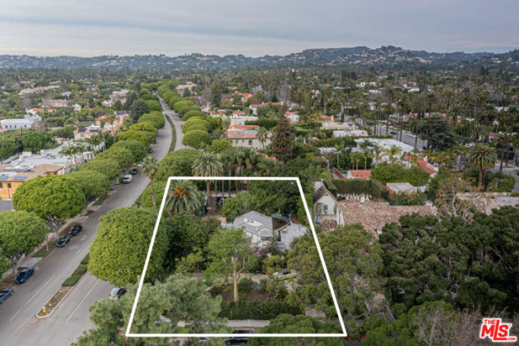 Residential Home in Beverly Hills