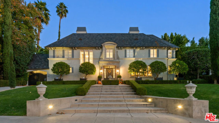 7 Bed Home for Sale in Los Angeles, California