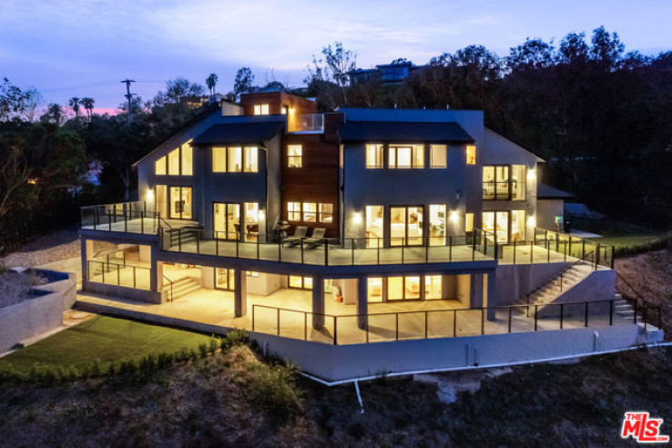 Residential Home in Malibu