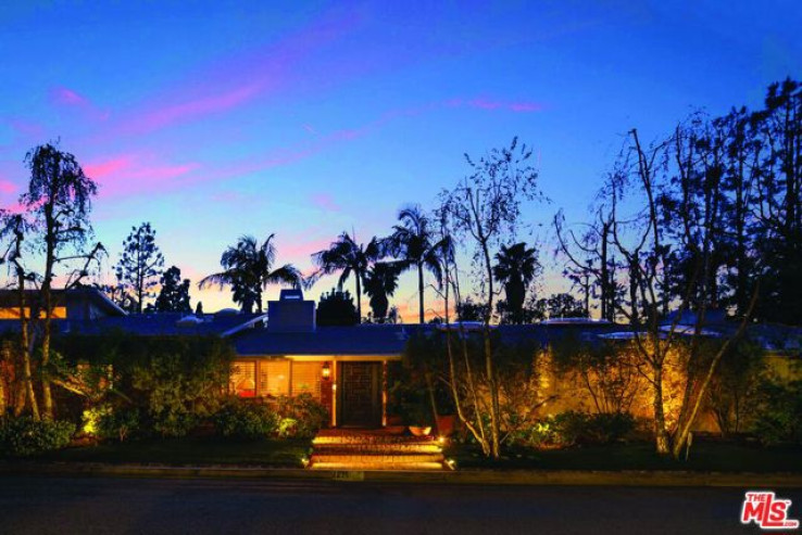 Residential Home in Bel Air - Holmby Hills