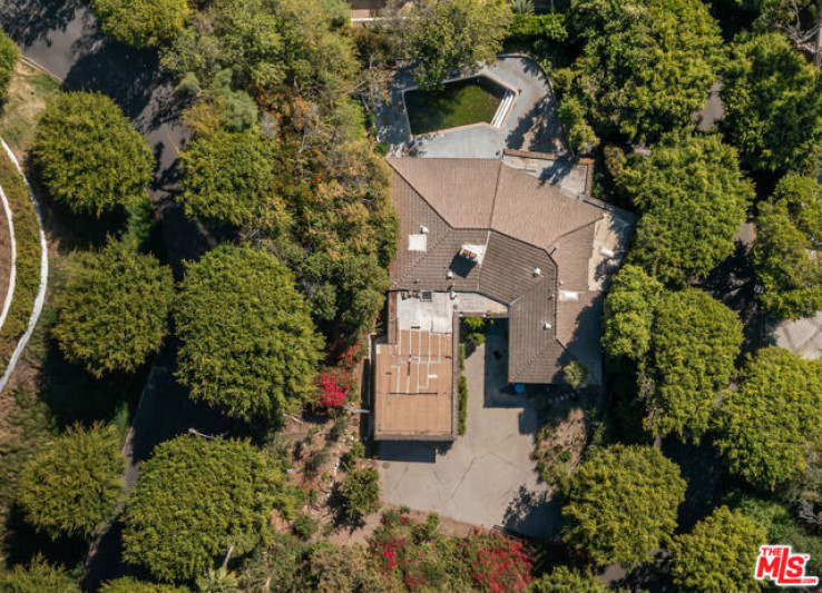 Residential Home in Beverly Hills