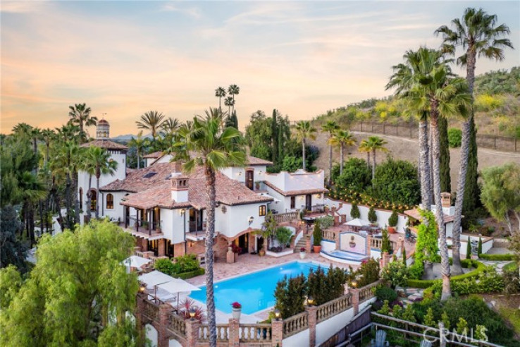 Residential Home in Ortega/Orange County