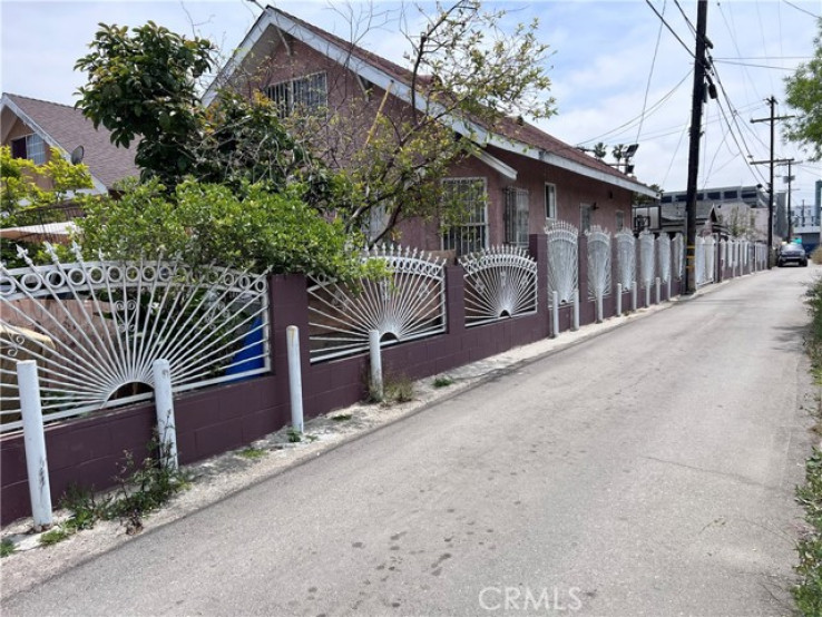  Income Home for Sale in Los Angeles, California