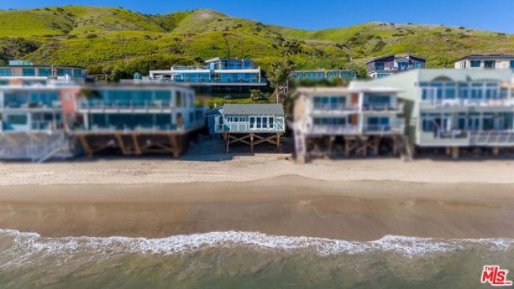 Residential Home in Malibu Beach