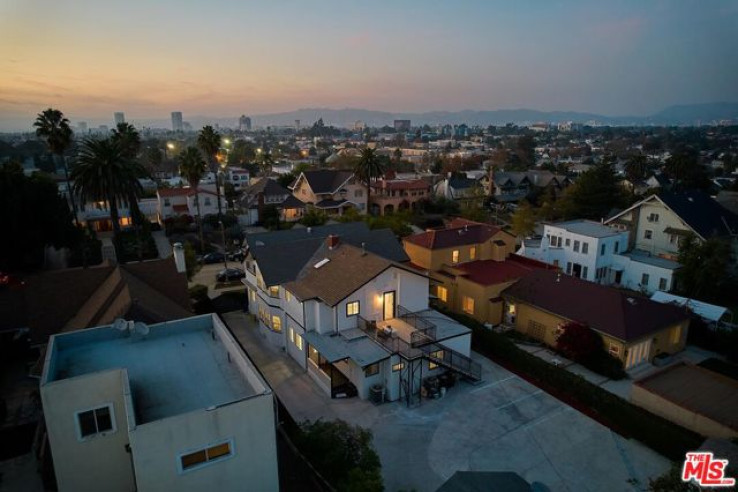 Residential Home in Hancock Park-Wilshire