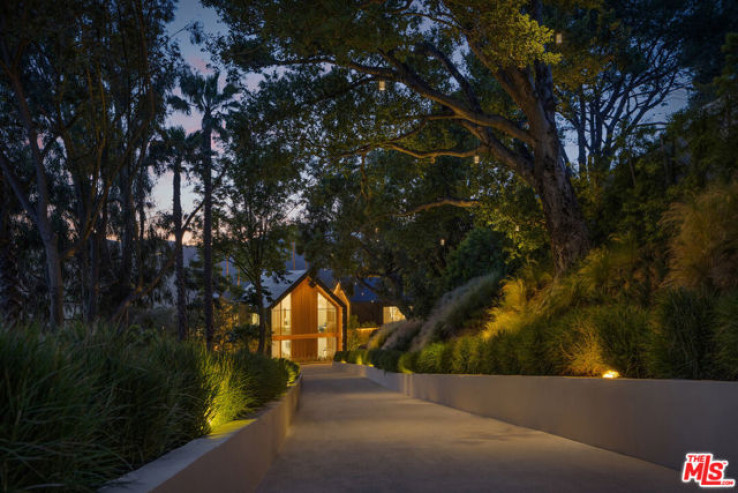 Residential Home in Bel Air - Holmby Hills