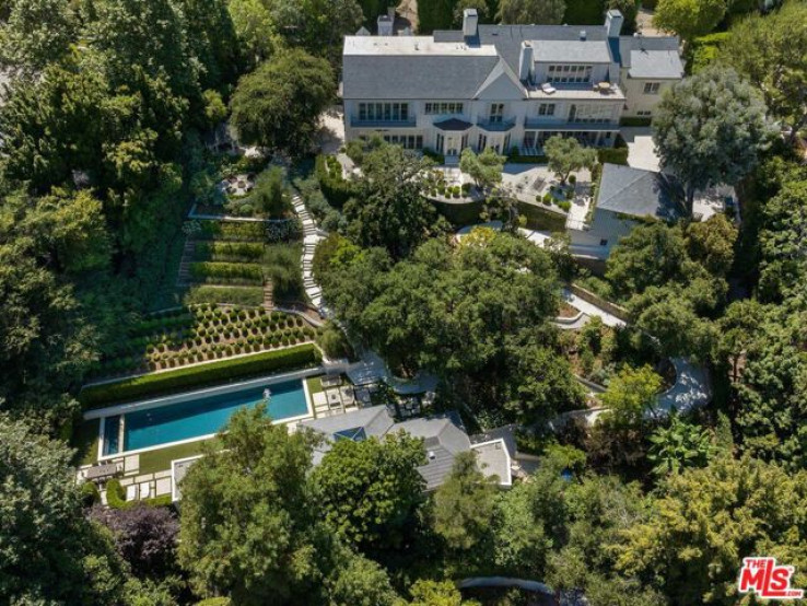 Residential Home in Bel Air - Holmby Hills