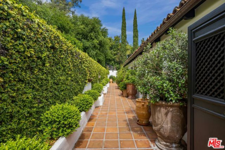 Residential Home in Beverly Hills