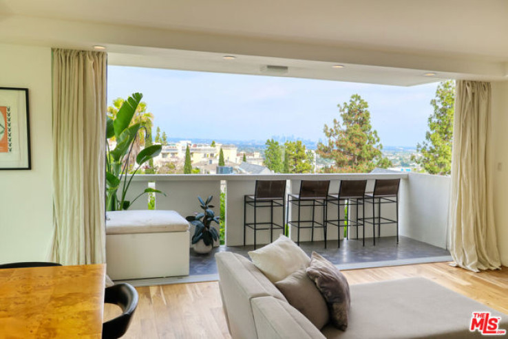 Residential Home in Sunset Strip - Hollywood Hills West