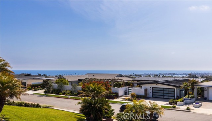 Residential Home in Corona Del Mar - Spyglass