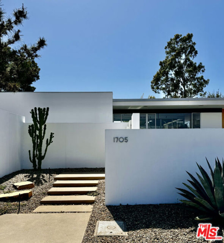 4 Bed Home for Sale in Beverly Hills, California