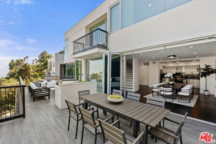 Residential Home in Sunset Strip - Hollywood Hills West