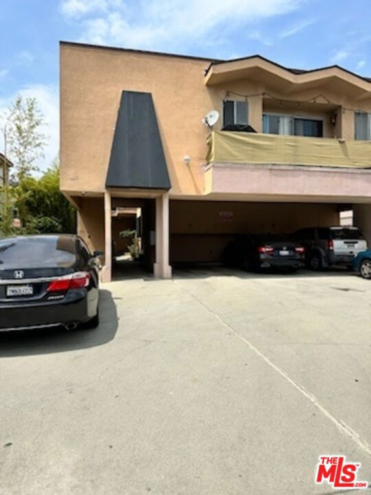 12 Bed Home to Rent in Los Angeles, California