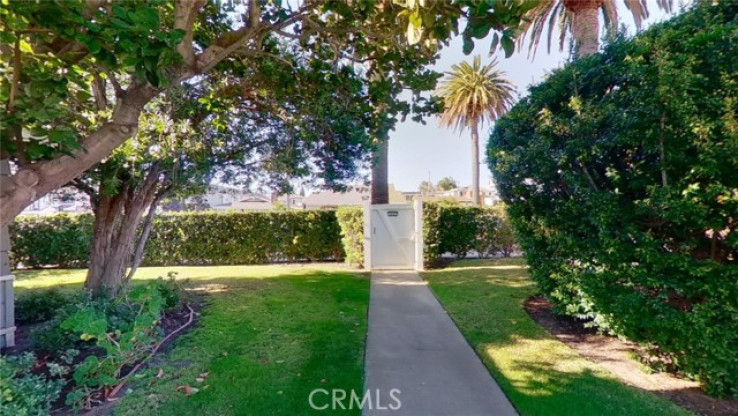  Income Home for Sale in Corona del Mar, California