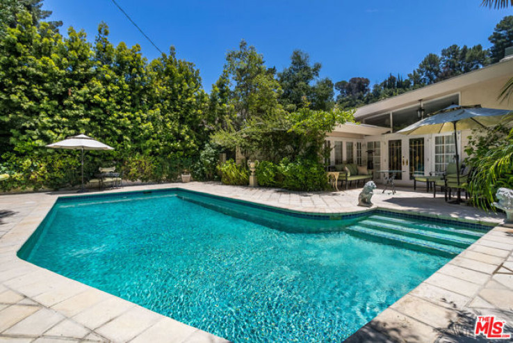 Residential Home in Bel Air - Holmby Hills