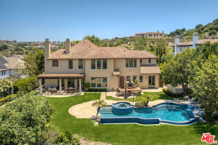 Residential Home in Calabasas