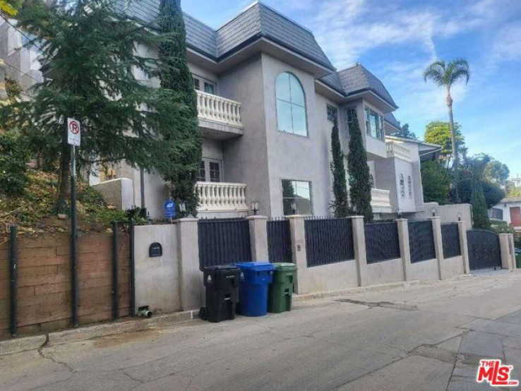 4 Bed Home to Rent in Los Angeles, California