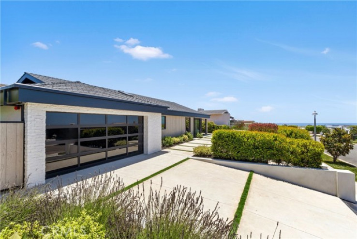 Residential Home in Corona Del Mar - Spyglass