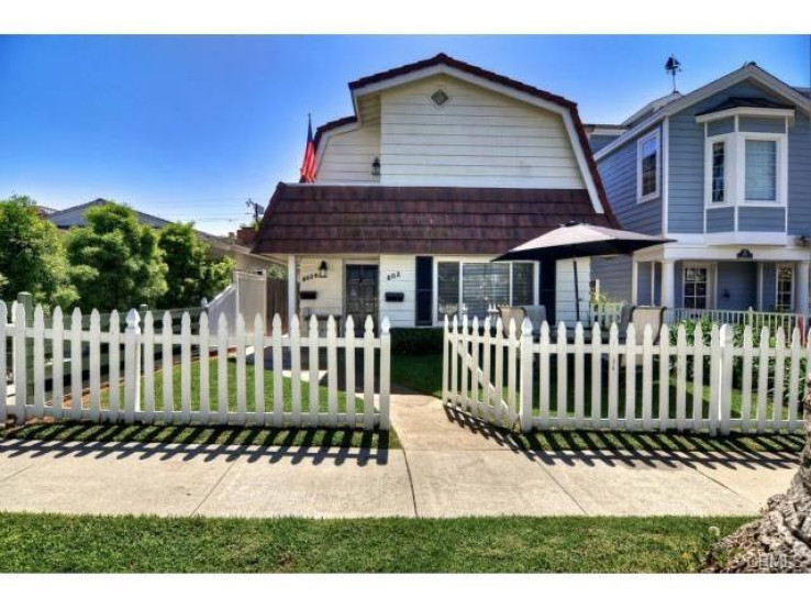 3 Bed Home to Rent in Corona del Mar, California