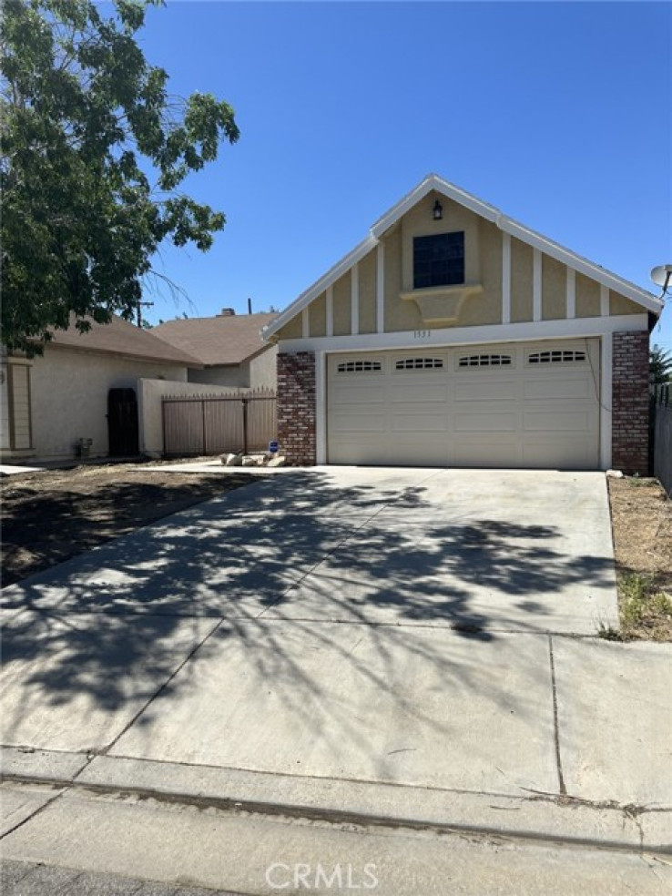 3 Bed Home to Rent in Palmdale, California