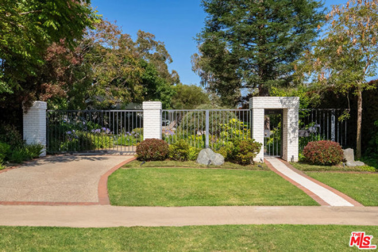 Residential Home in Pacific Palisades