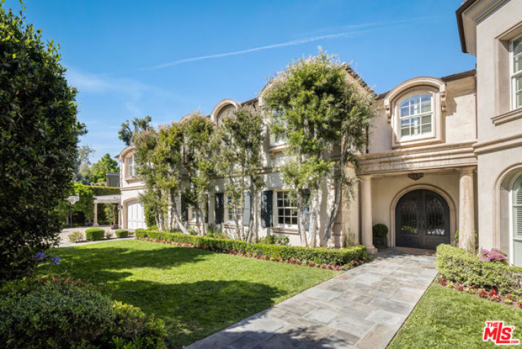 6 Bed Home for Sale in Los Angeles, California