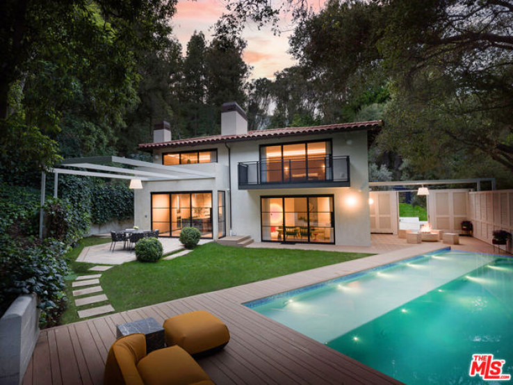 5 Bed Home for Sale in Los Angeles, California