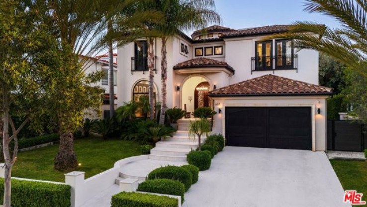 6 Bed Home for Sale in Santa Monica, California