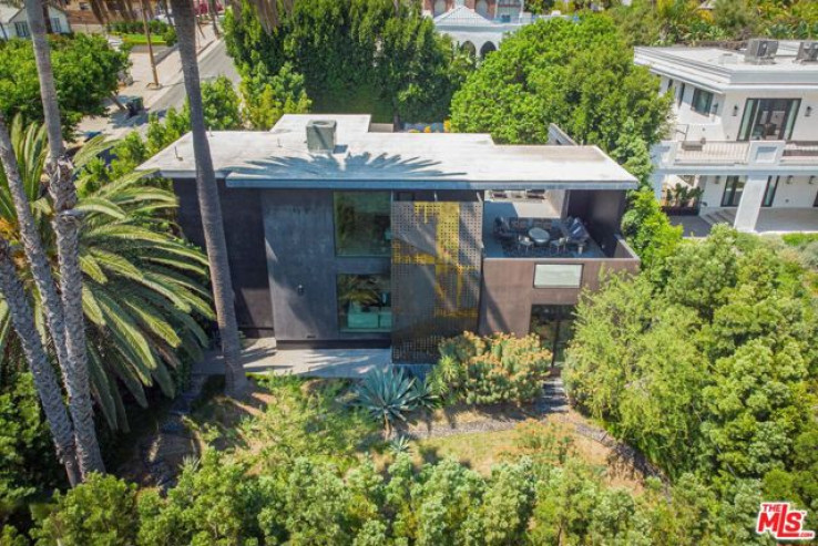 Residential Home in Sunset Strip - Hollywood Hills West