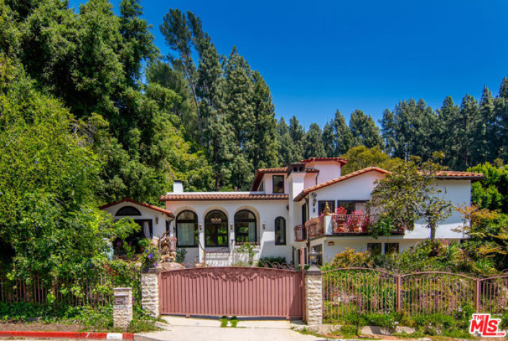 Residential Home in Bel Air - Holmby Hills