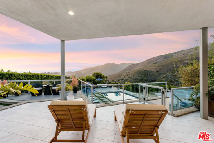 6 Bed Home for Sale in Malibu, California