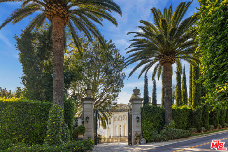 9 Bed Home to Rent in Los Angeles, California